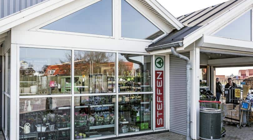 Byliv.nu: Udvendigt billede af et havecenter med et 